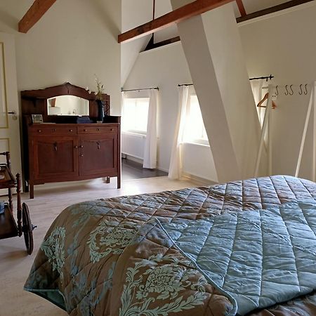Bij De Friesche Poort Bed & Breakfast Буртанге Стая снимка