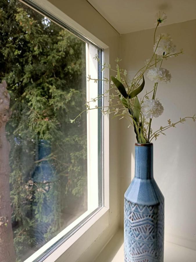 Bij De Friesche Poort Bed & Breakfast Буртанге Стая снимка