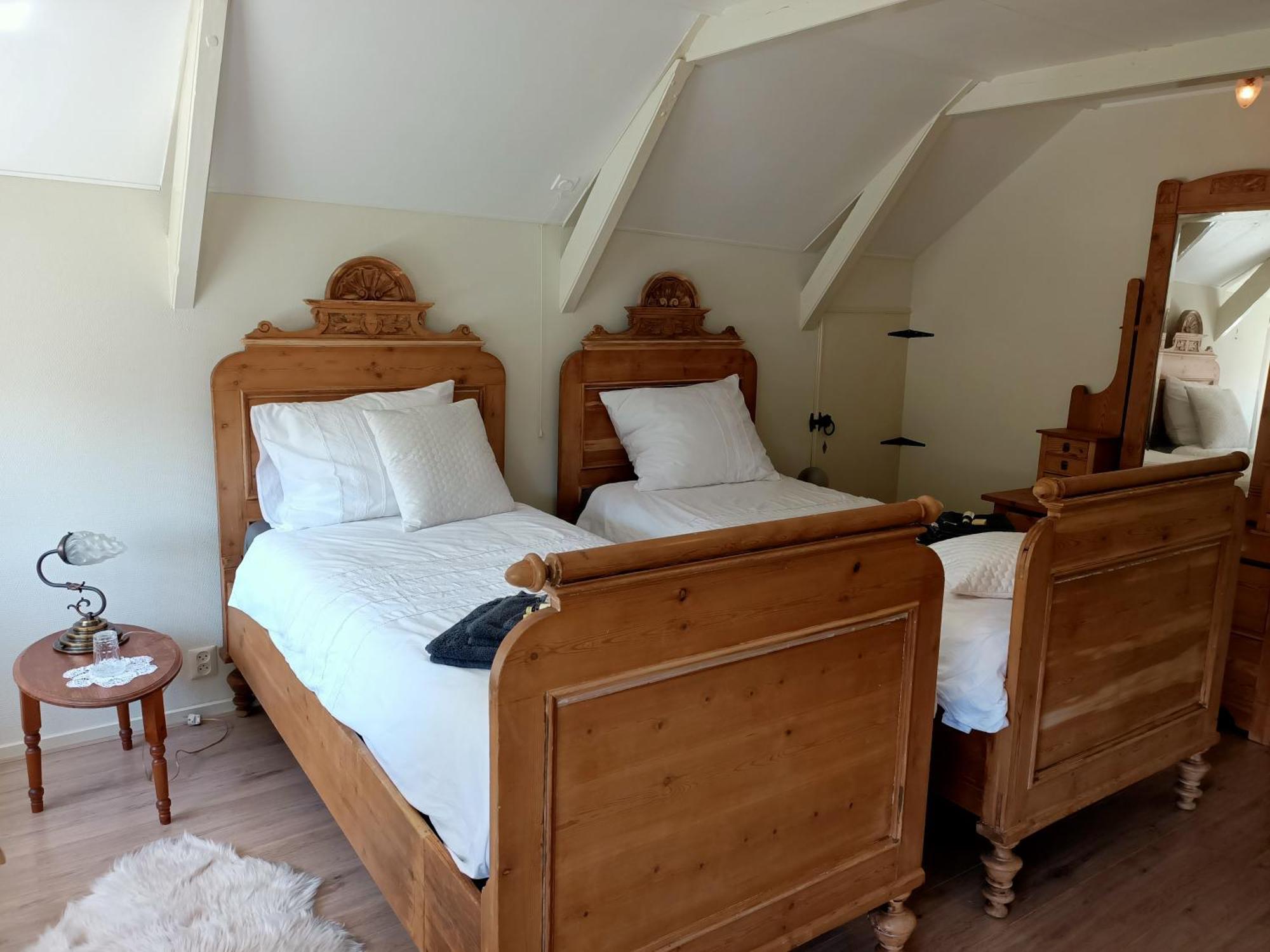 Bij De Friesche Poort Bed & Breakfast Буртанге Стая снимка