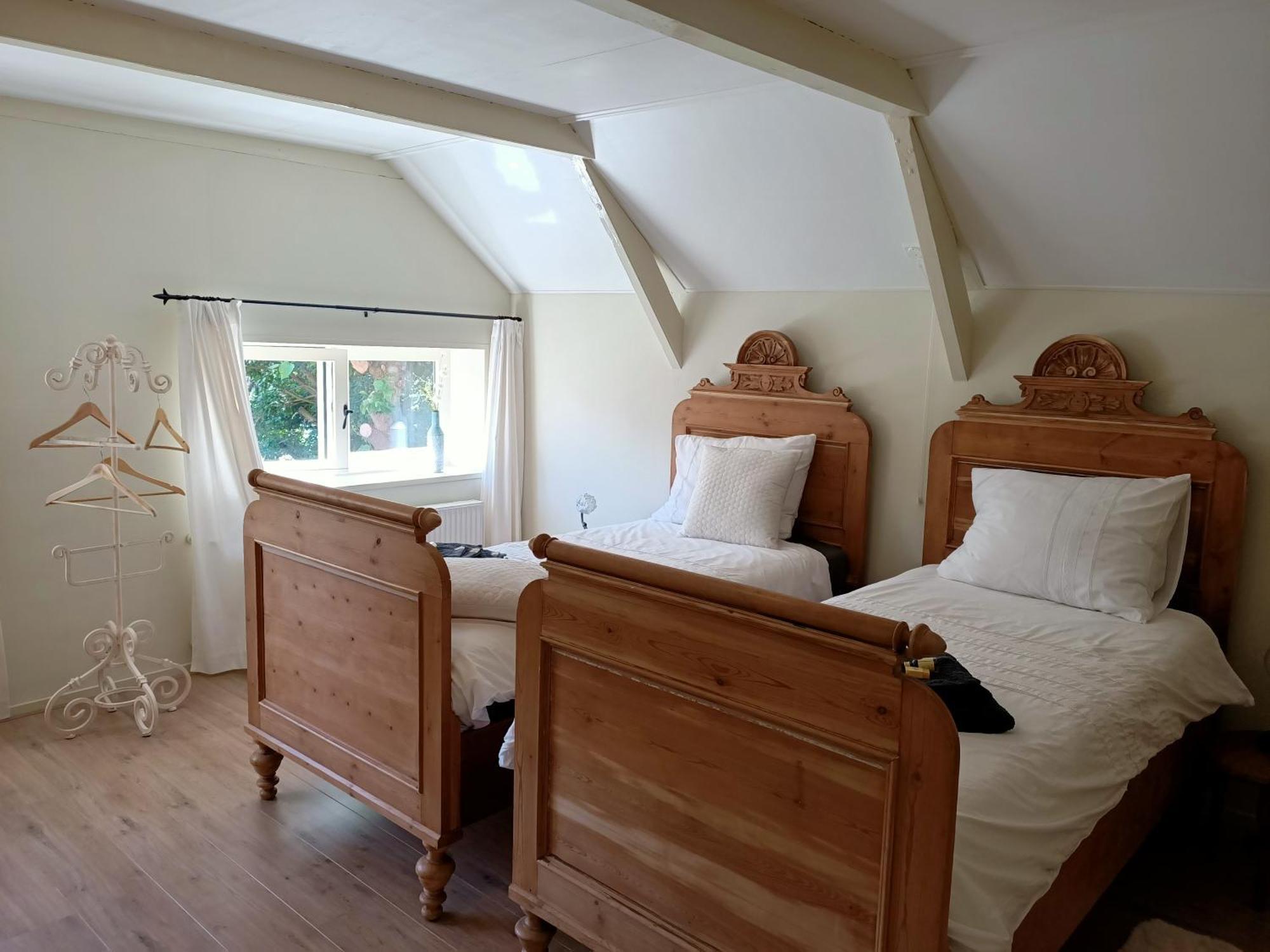 Bij De Friesche Poort Bed & Breakfast Буртанге Стая снимка