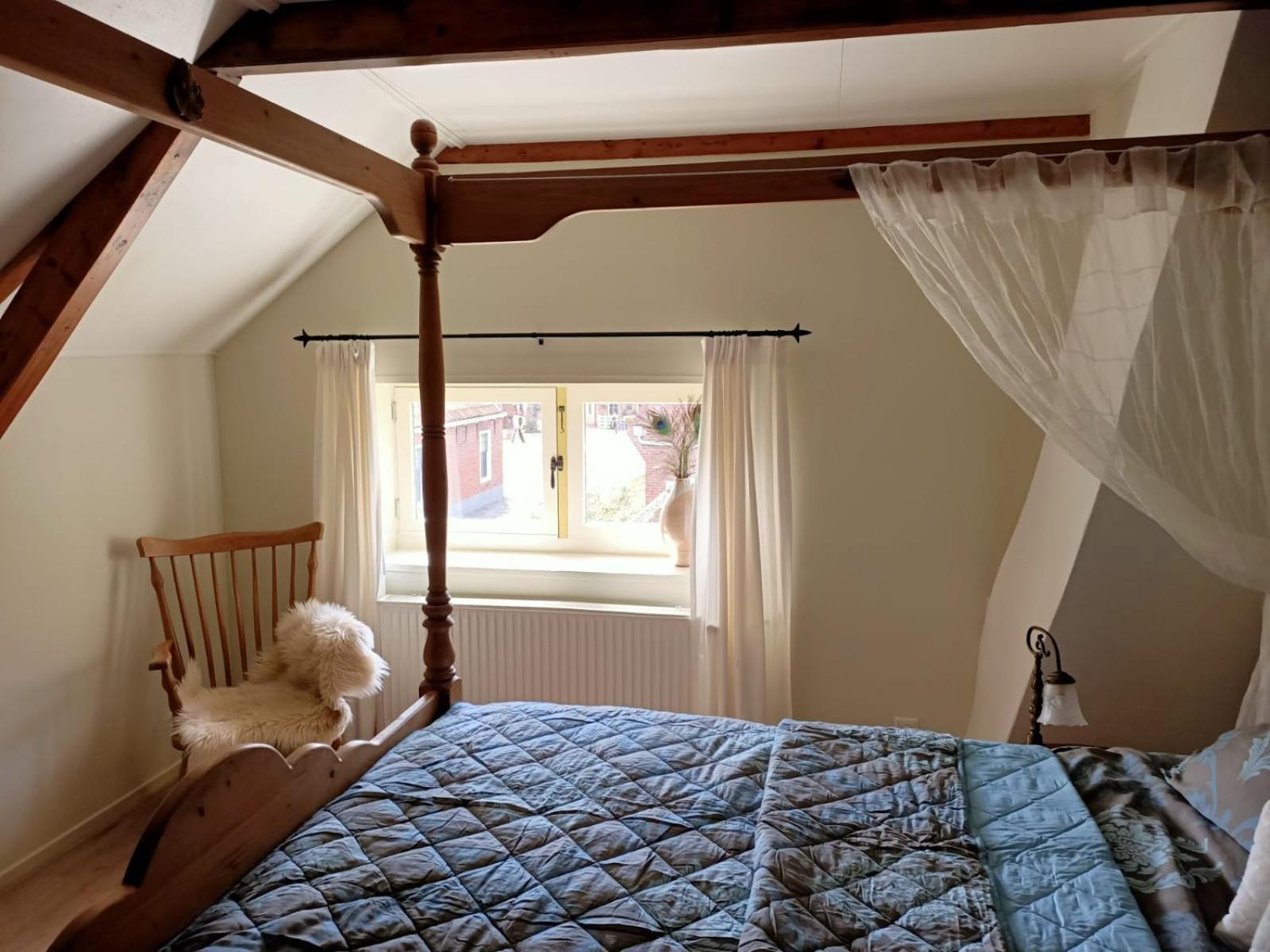 Bij De Friesche Poort Bed & Breakfast Буртанге Стая снимка